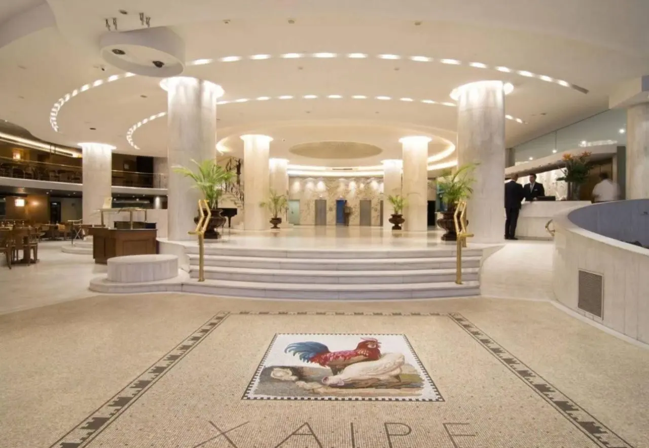 Titania Hotel — TITANIA