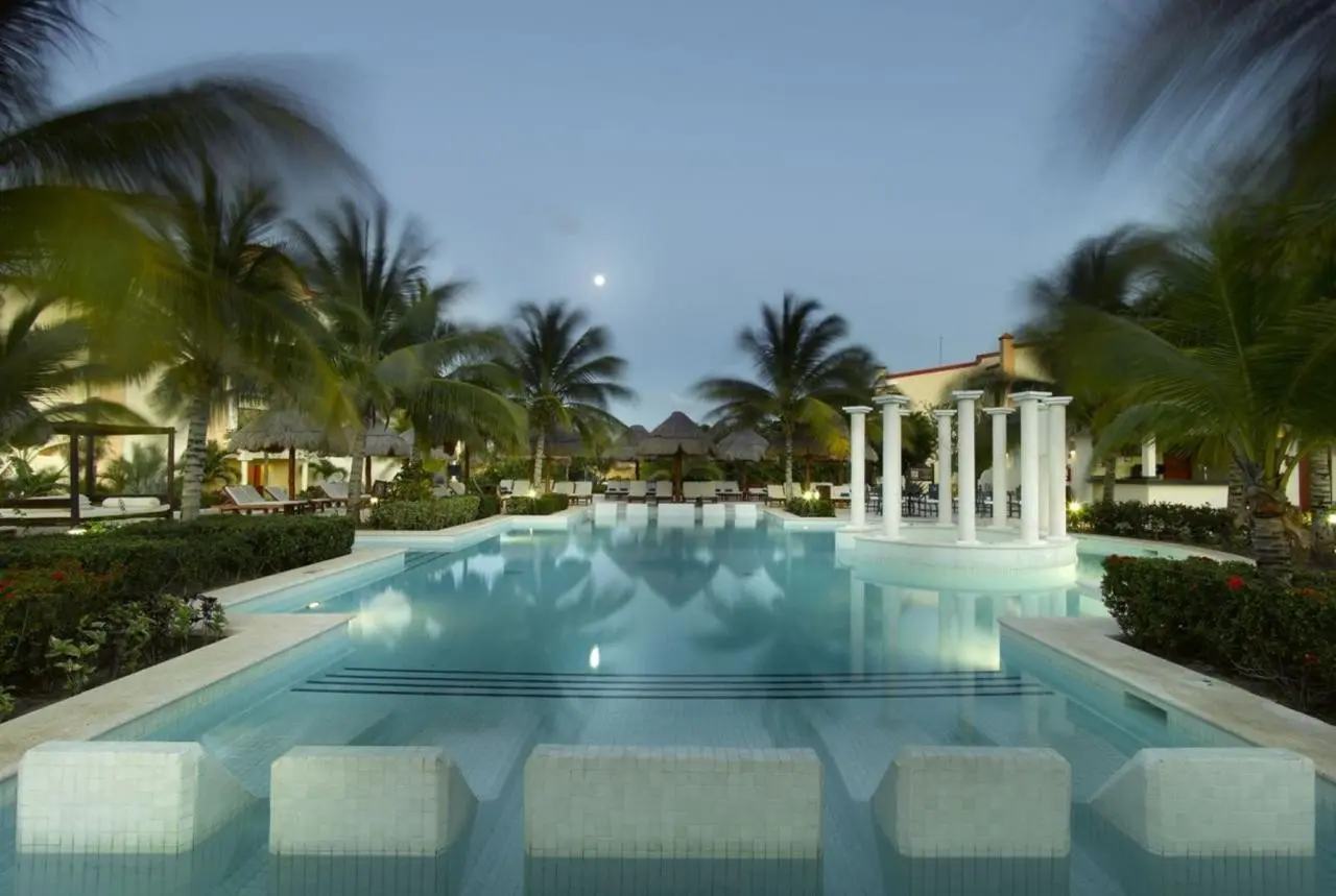 Basen w hotelu Trs Yucatan Hotel