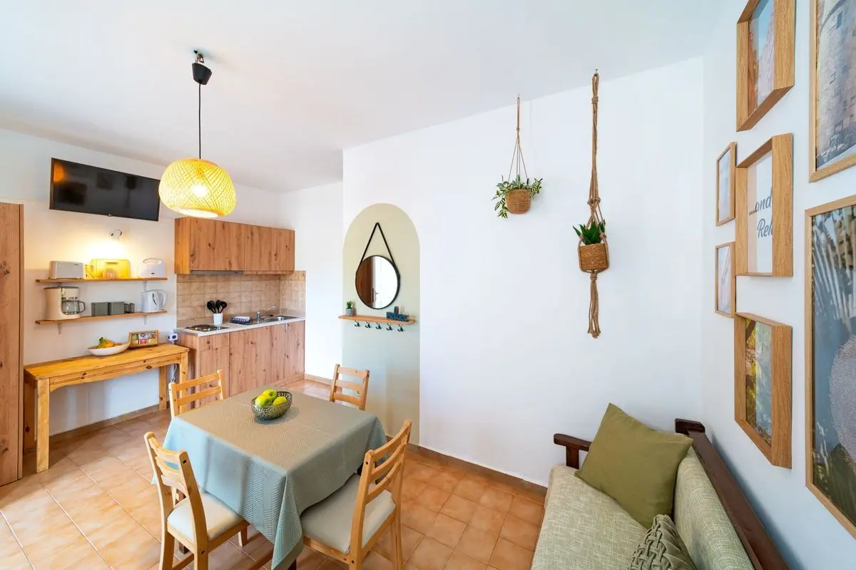 Restauracja i jedzenie w hotelu Tselios Apartments & Studios