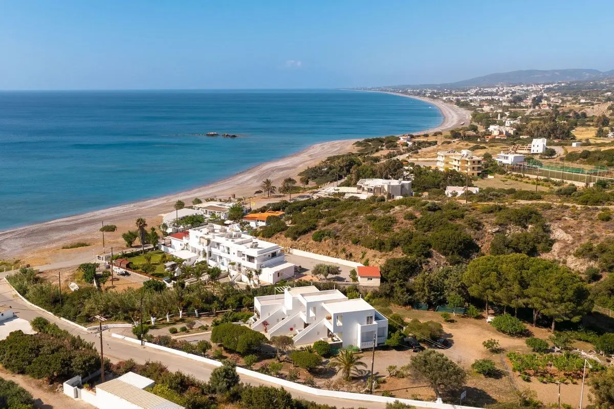 Plaża przy hotelu Tselios Apartments & Studios