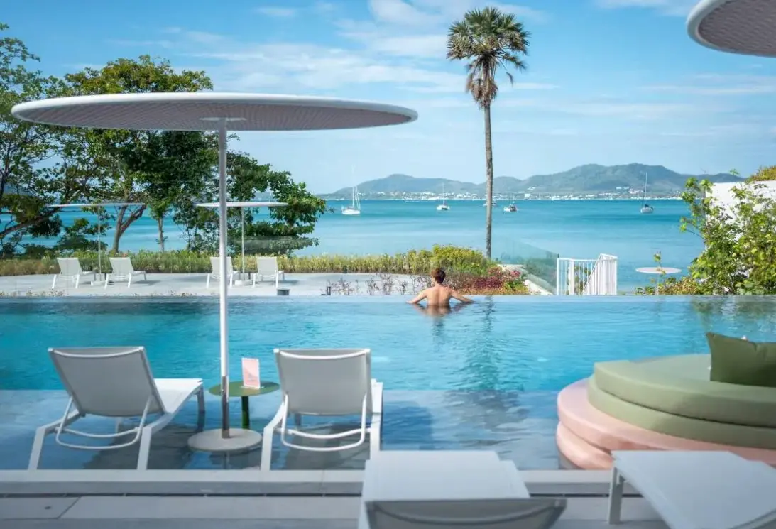 Basen w hotelu Veranda Resort Phuket, Autograph Collection