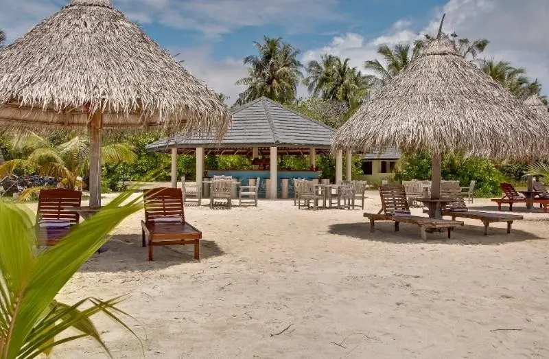 Plaża przy hotelu Villa Park [ex. Sun Island]