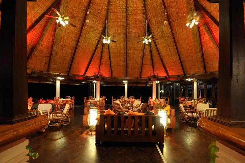 Restauracja i jedzenie w hotelu Villa Park [ex. Sun Island]