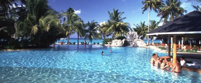 Basen w hotelu Villa Park [ex. Sun Island]