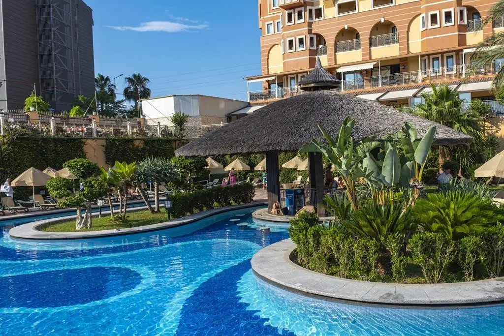 Villa Side Residence — VILLA SIDE RESIDENCE