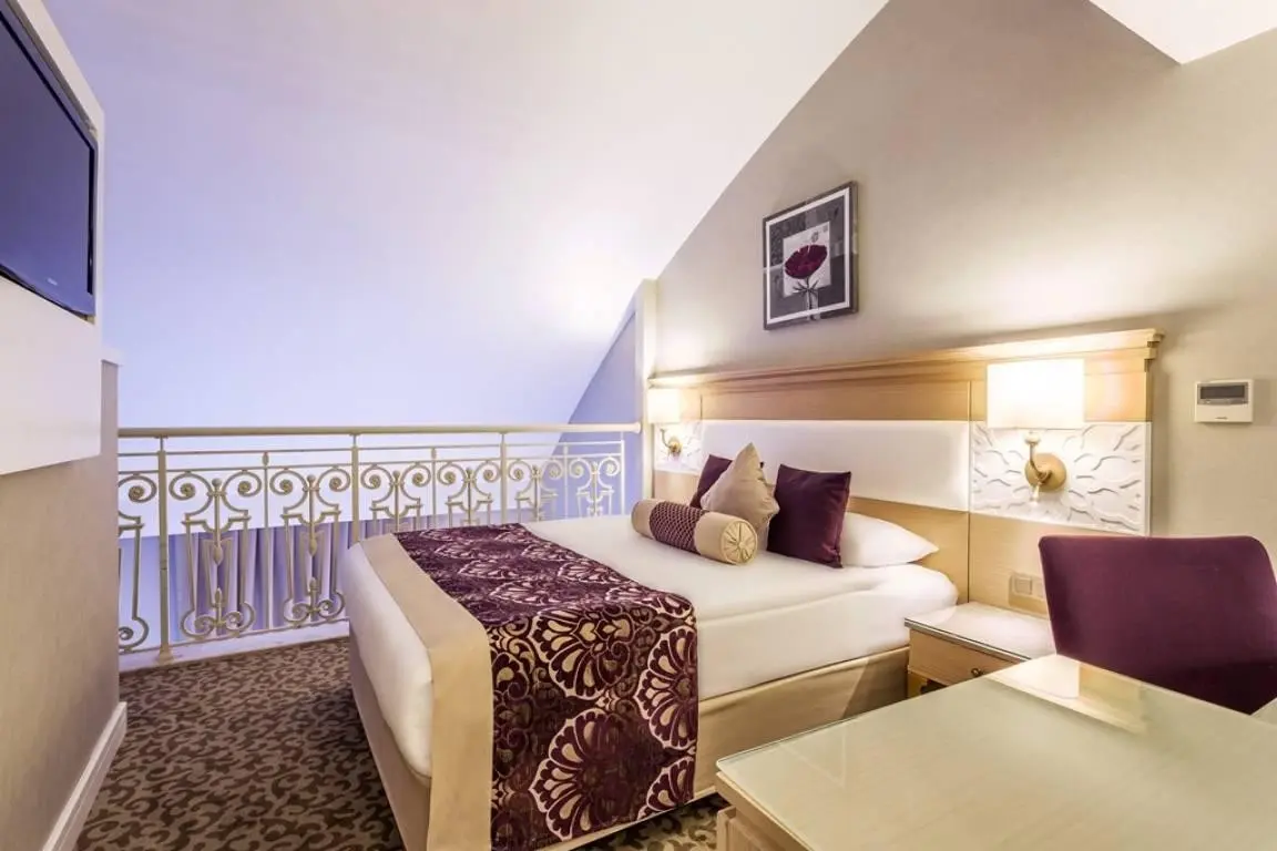 Villa Side Residence — VILLA SIDE RESIDENCE