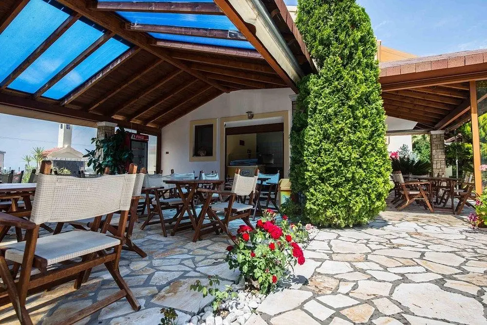 Restauracja i jedzenie w hotelu Villa Violetta
