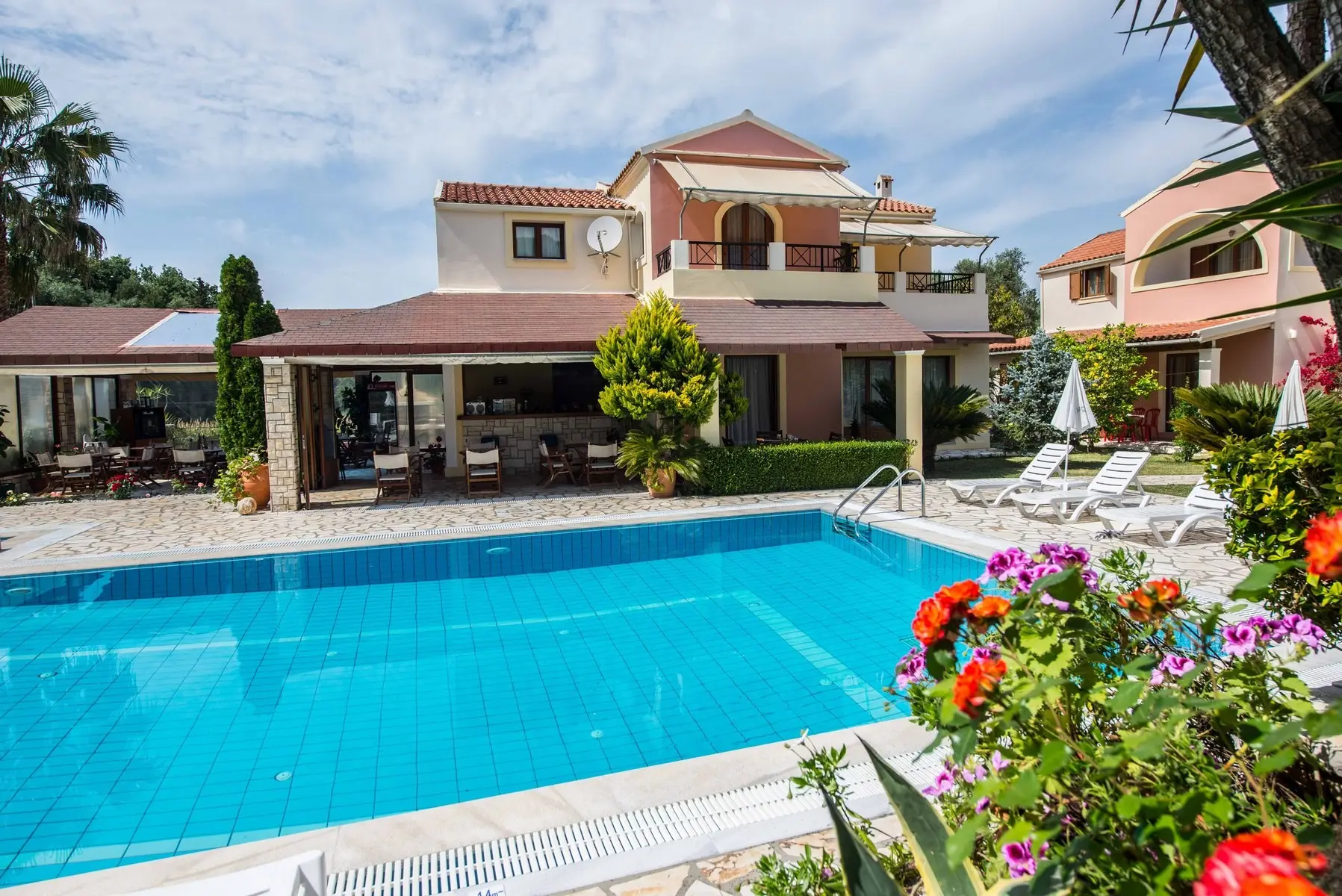 Basen w hotelu Villa Violetta