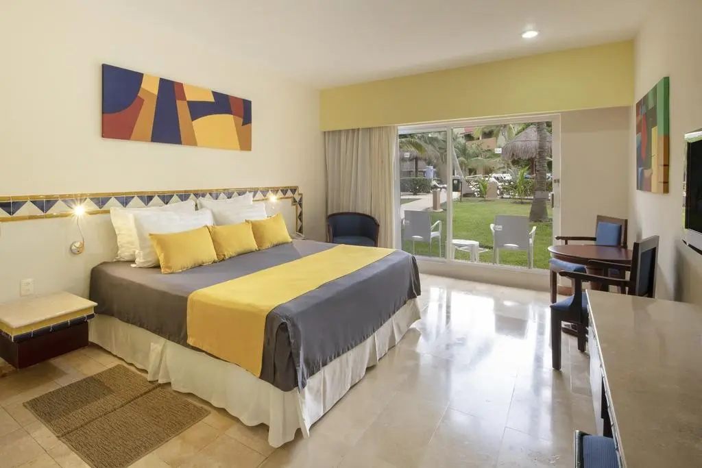 Viva Wyndham Maya — VIVA WYNDHAM AZTECA