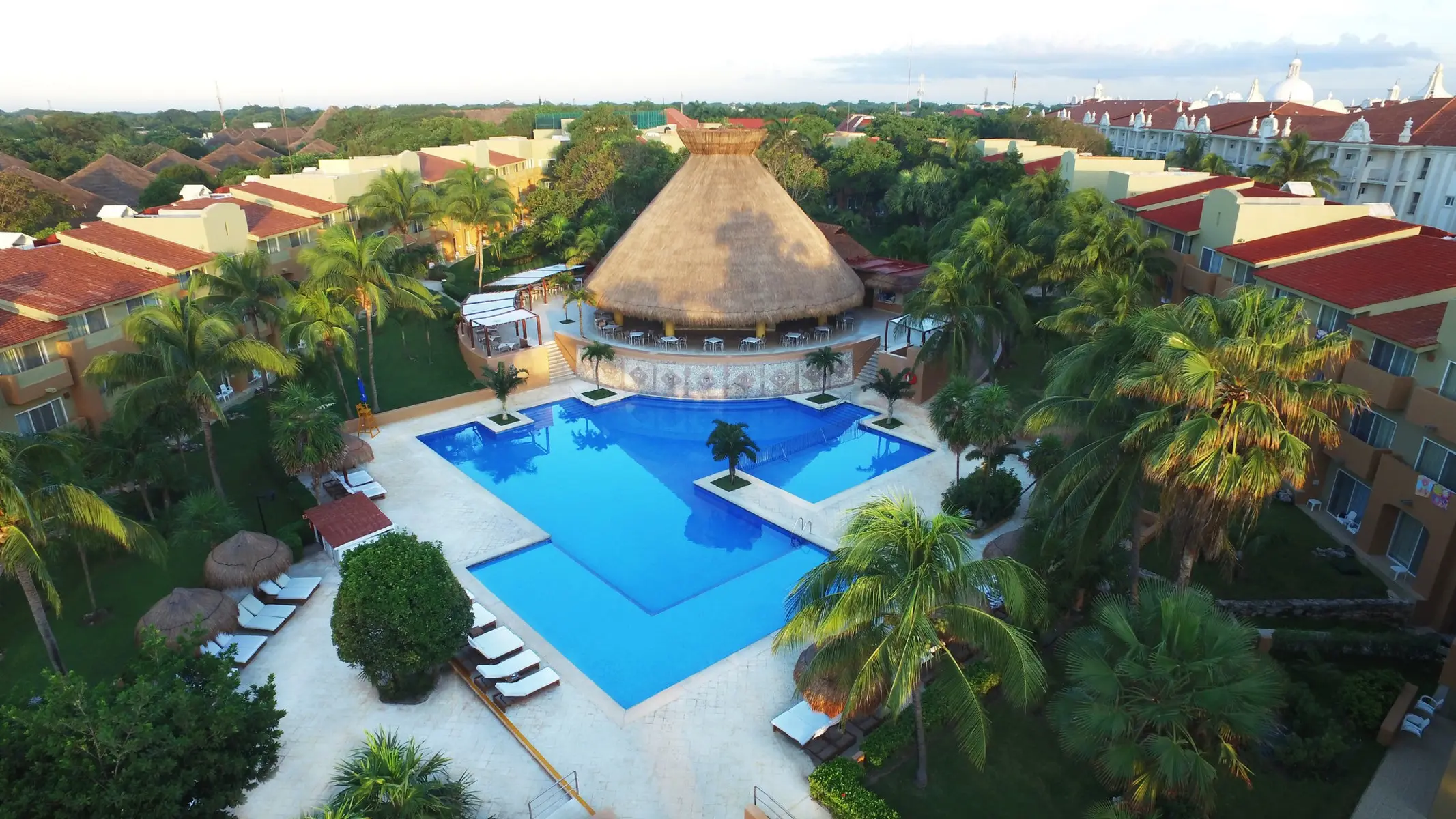 Viva Wyndham Maya — VIVA WYNDHAM AZTECA