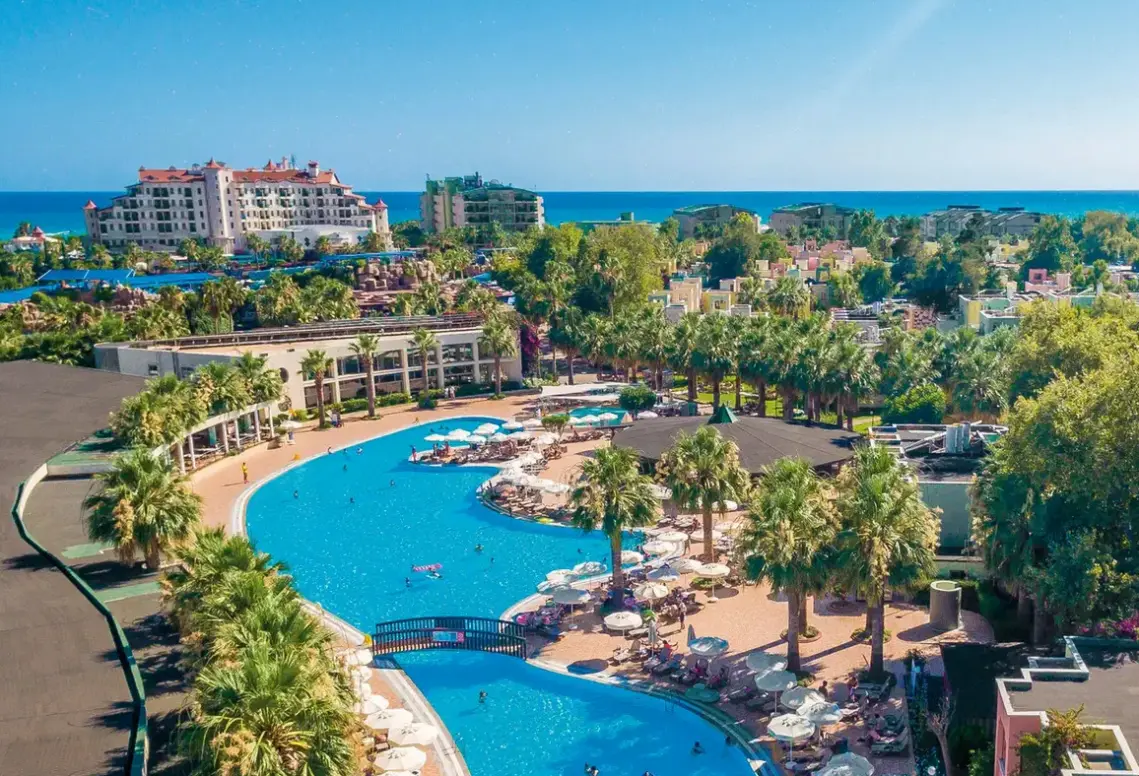 Basen w hotelu Vonresort Golden Beach