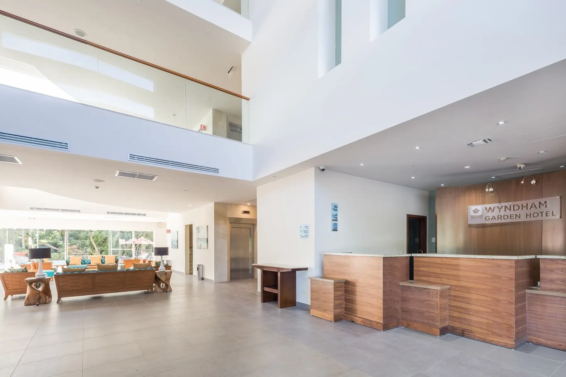 Lobby hotelu Wyndham Garden Playa del Carmen