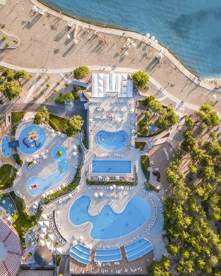 Basen w hotelu Zaton Holiday Resort – Apartments