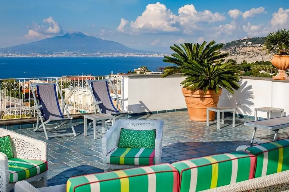 Basen w hotelu Zi’Teresa