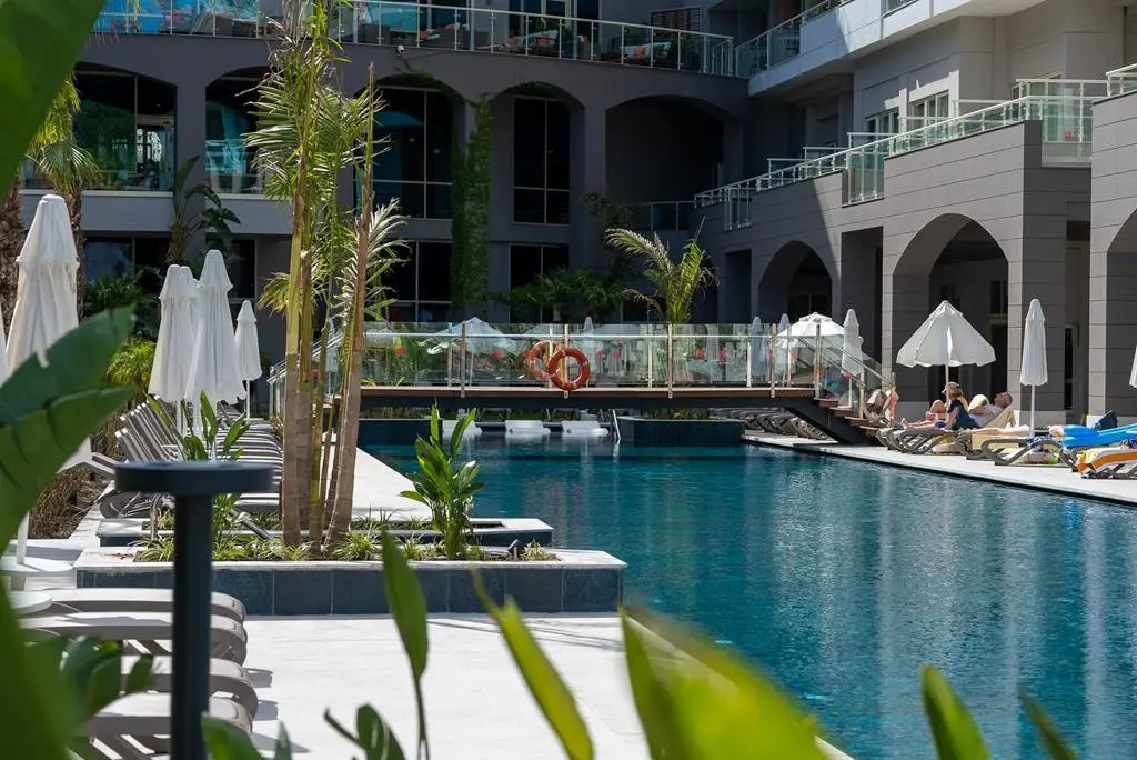 Akra Kemer — AKRA KEMER