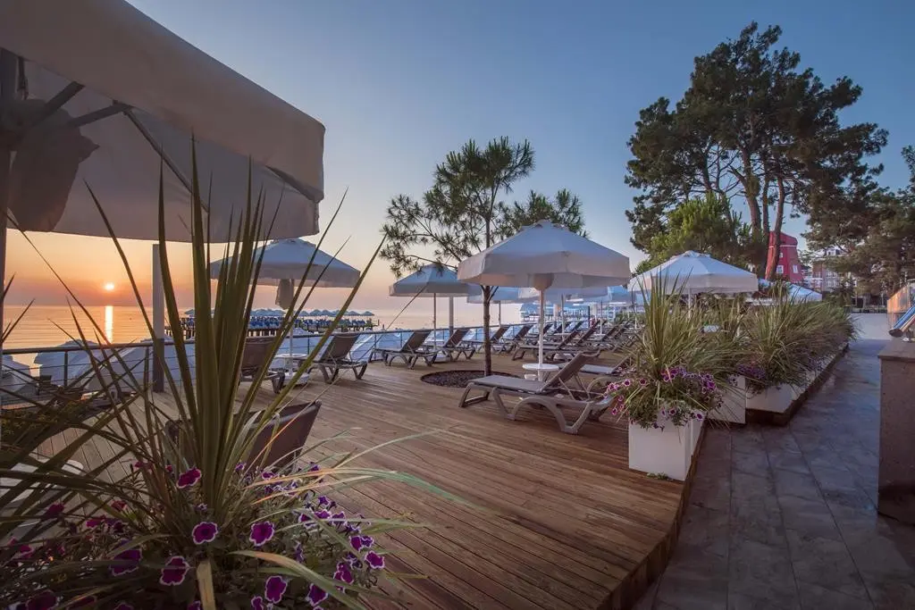 Akra Kemer — AKRA KEMER