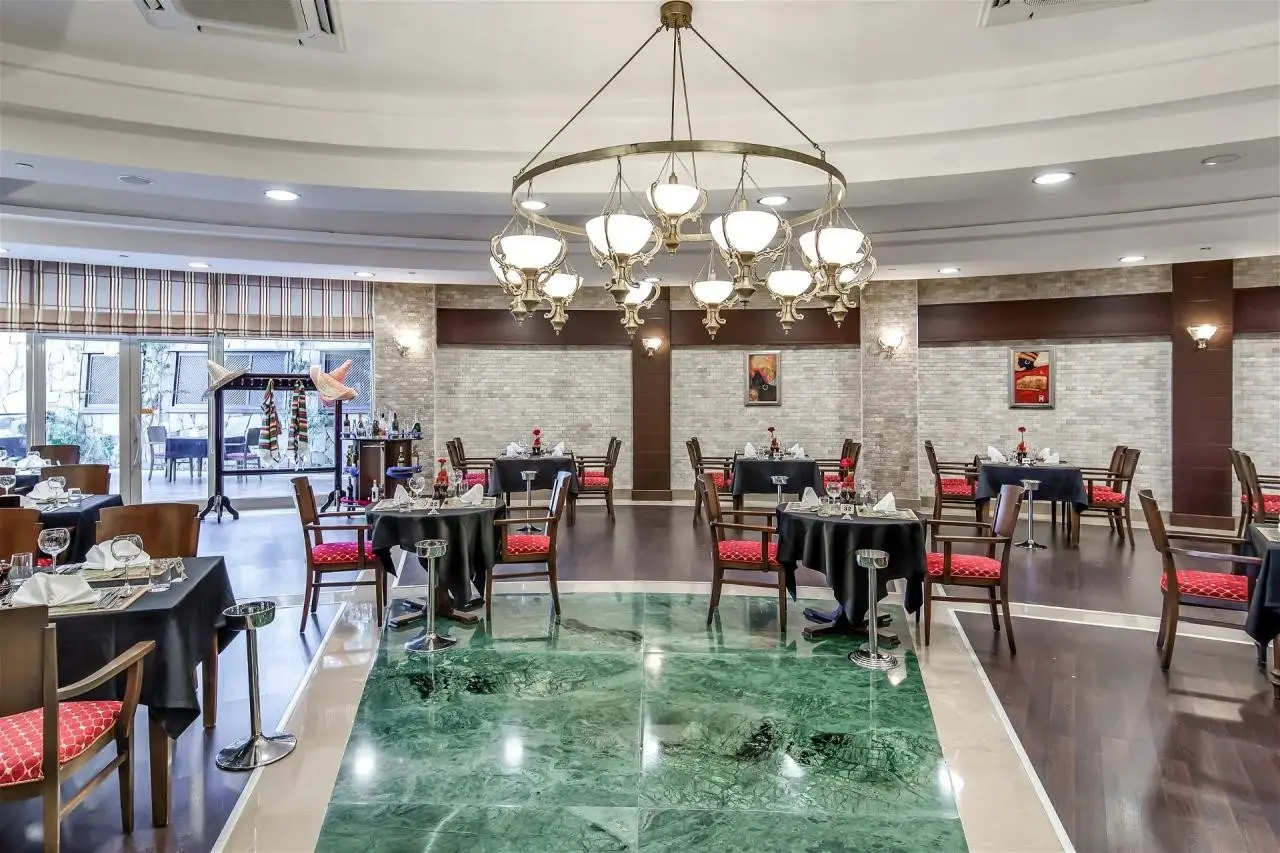 Alba Royal Hotel — ALBA ROYAL