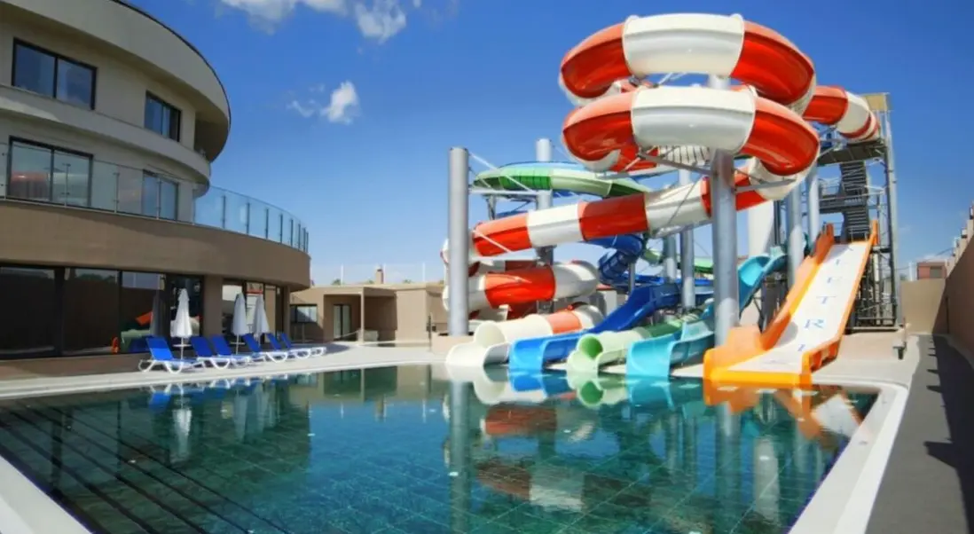 Basen w hotelu Aletris Deluxe Hotel Spa