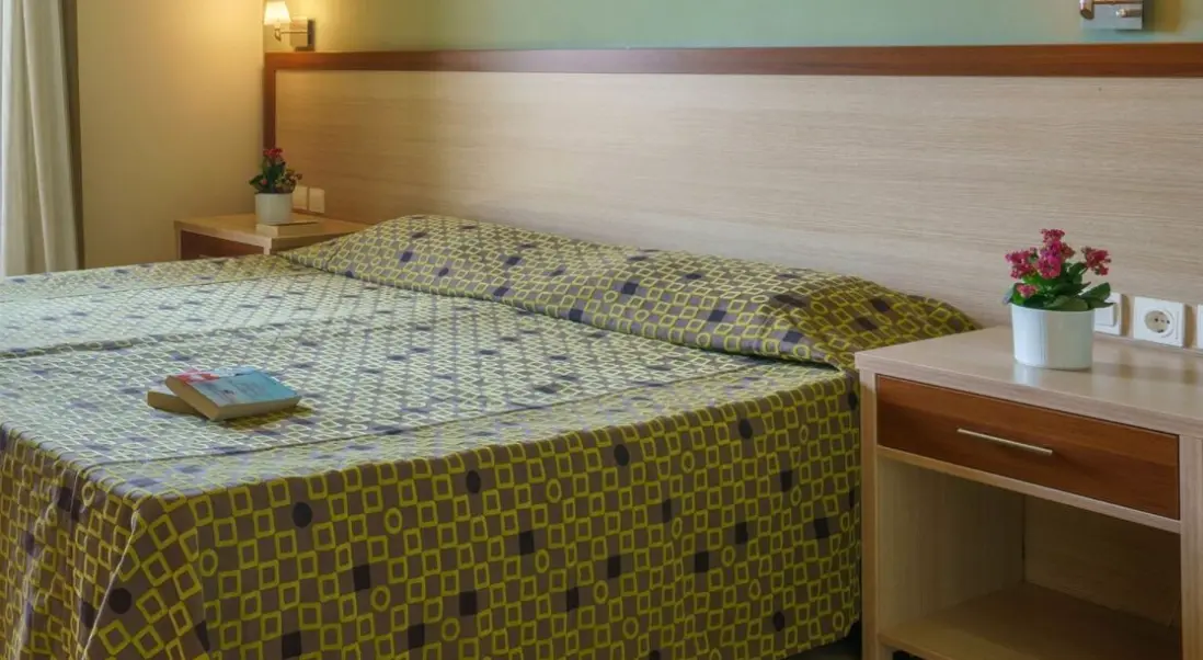 Pokój w hotelu Alianthos Beach