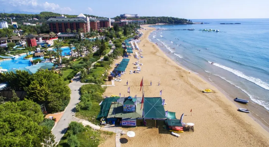 Plaża przy hotelu Aqi Pegasos Resort