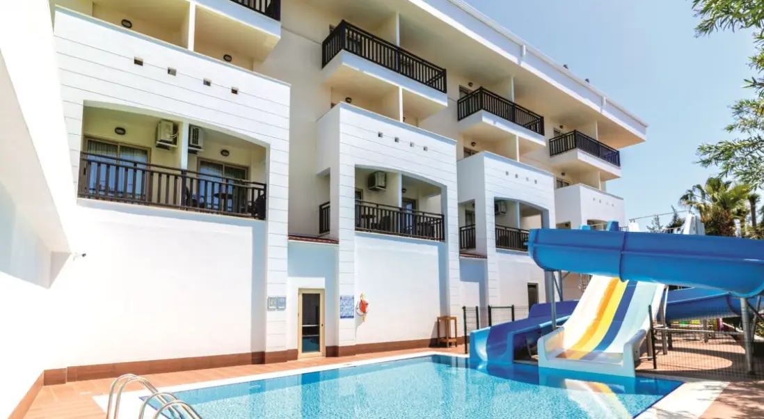 Basen w hotelu Aquamarin Side Resort & Spa