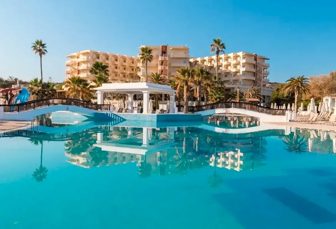 Basen w hotelu Atlantica Ocean Beach Resort