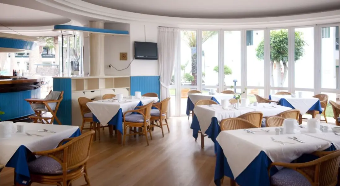 Restauracja i jedzenie w hotelu Barcarola Club