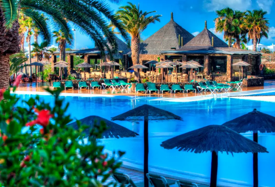 Basen w hotelu Beatriz Costa Spa