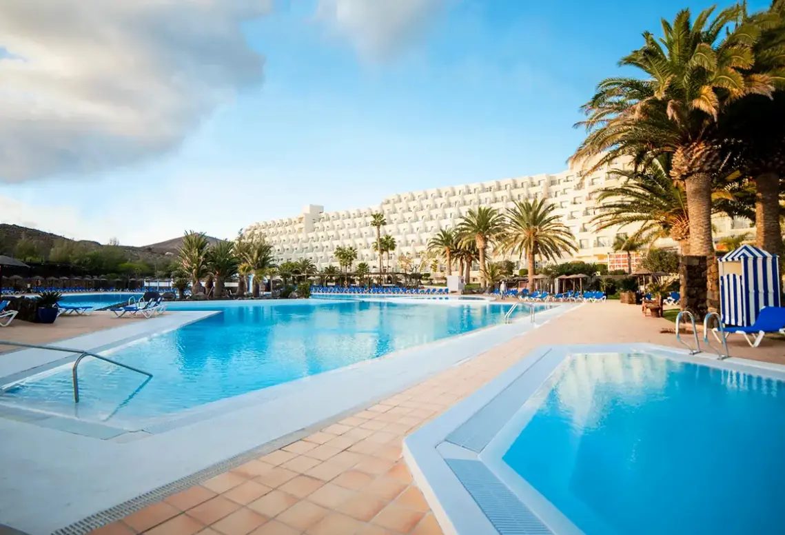 Basen w hotelu Beatriz Costa Spa