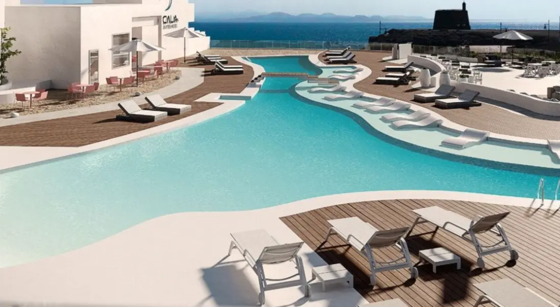 Basen w hotelu CalaLanzarote Suites Hotel