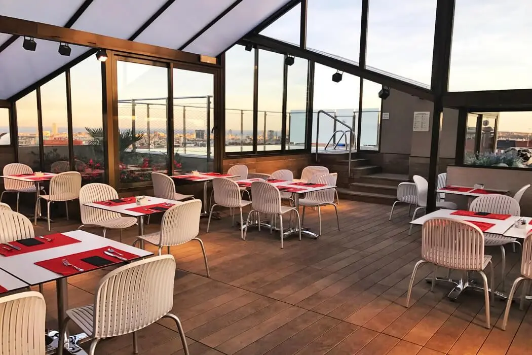 Restauracja i jedzenie w hotelu Catalonia Park Putxet