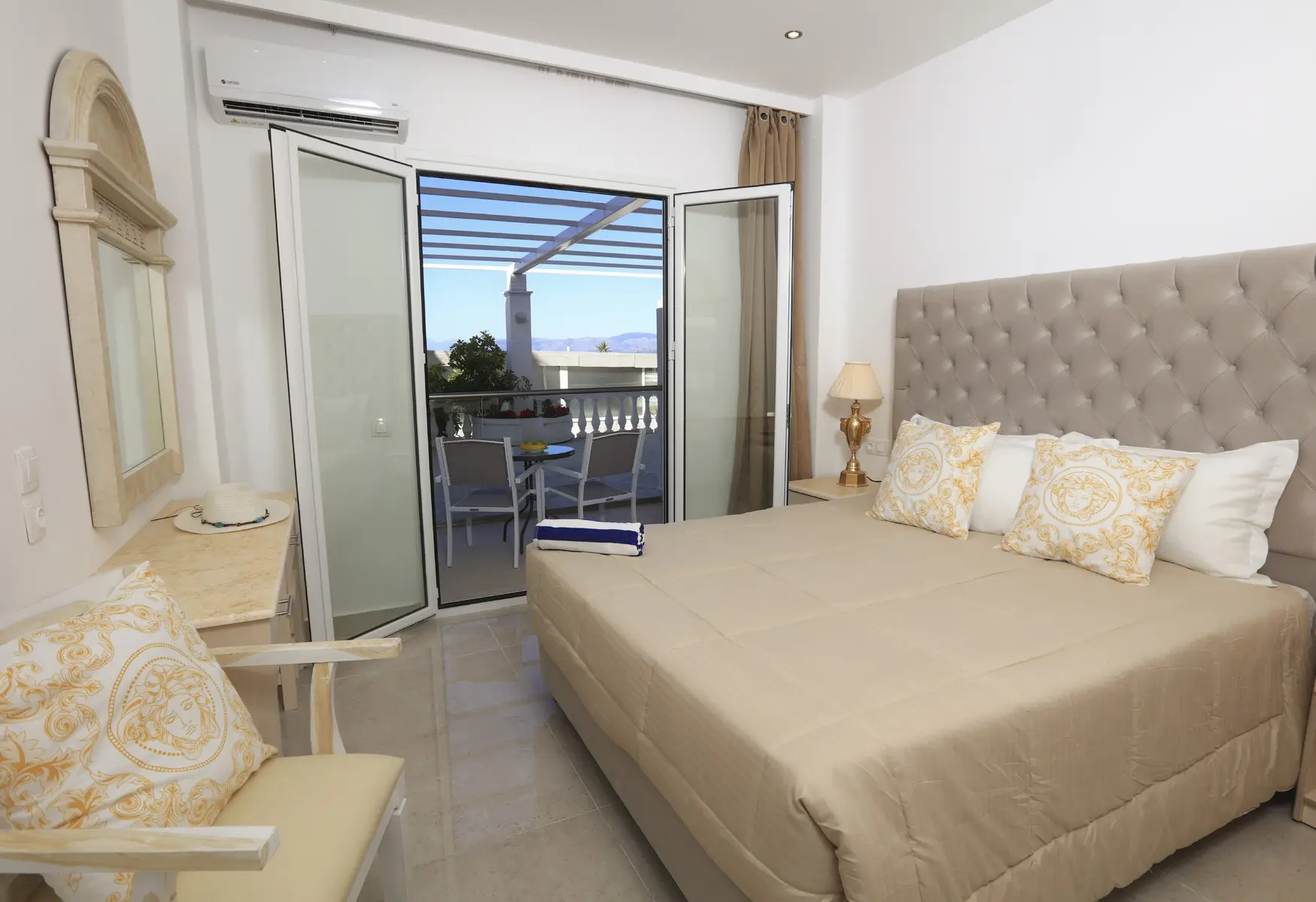 Pokój w hotelu Cavomarina Beach
