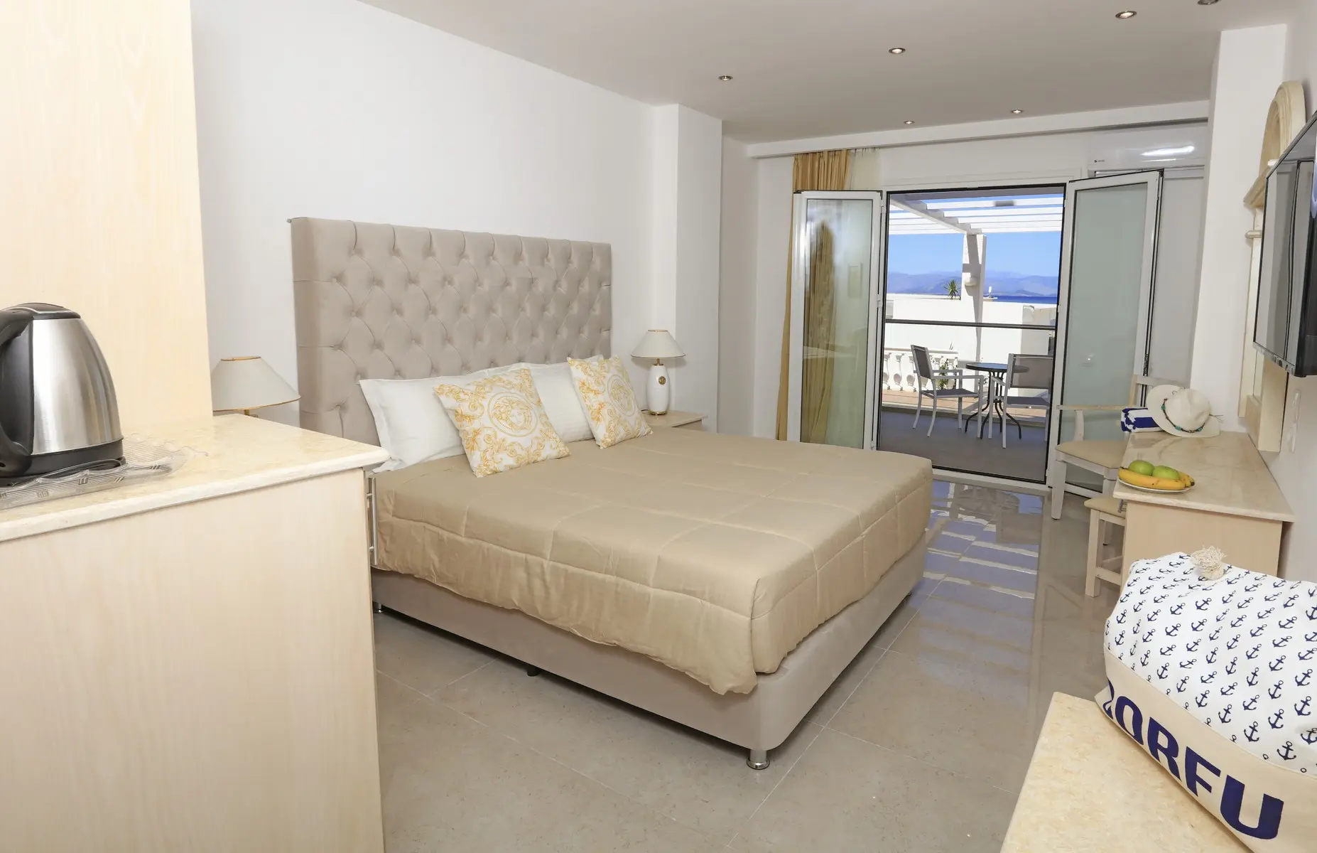 Pokój w hotelu Cavomarina Beach