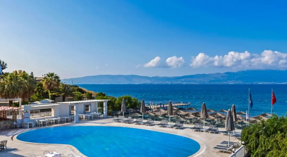 Basen w hotelu Charm Beach Bodrum
