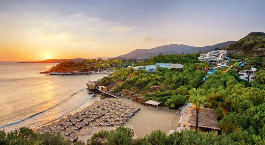 Plaża przy hotelu Club Marvy