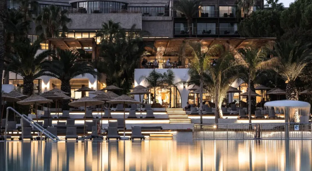 Basen w hotelu Club Marvy