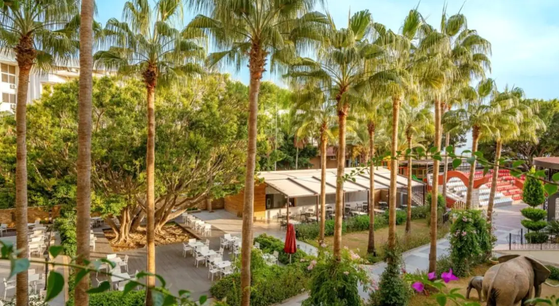 Restauracja i jedzenie w hotelu Club Sun Heaven
