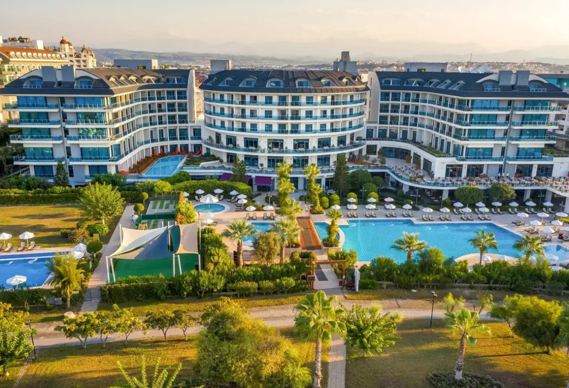 Commodore Elite Suites Spa