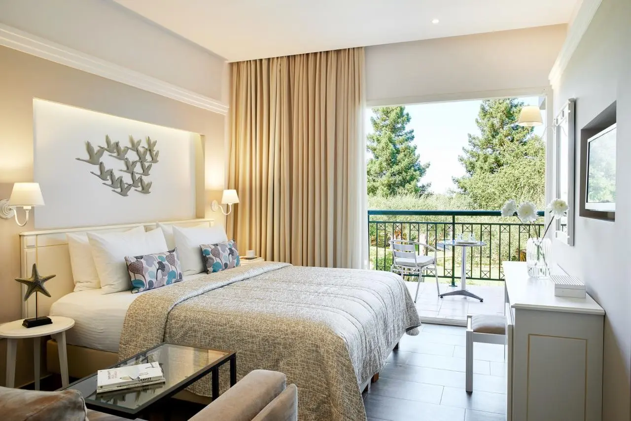 Delfinia — DELFINIA