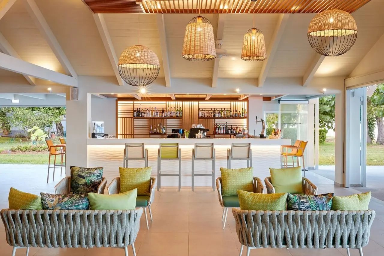 Delfinia — DELFINIA