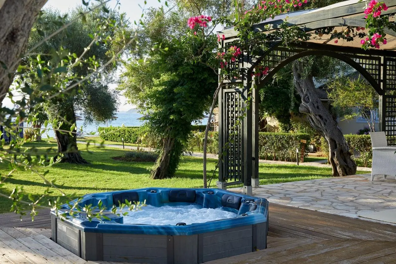 Delfinia — DELFINIA