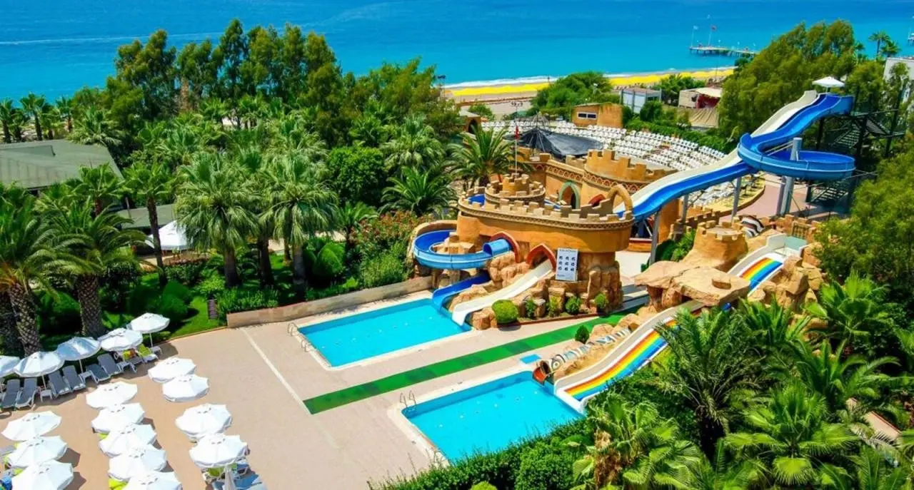 Delphin Deluxe — DELPHIN DELUXE