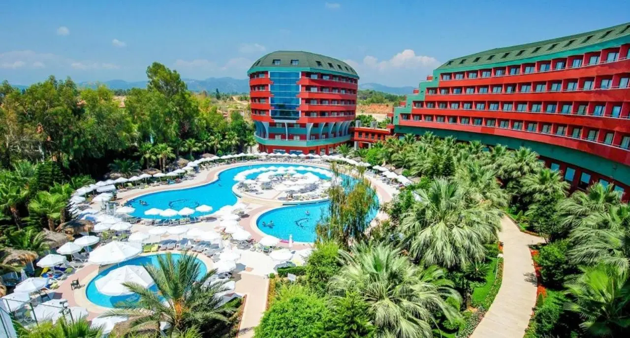 Delphin Deluxe — DELPHIN DELUXE