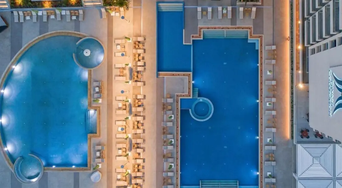Basen w hotelu Divani Apollon Palace & Thalasso