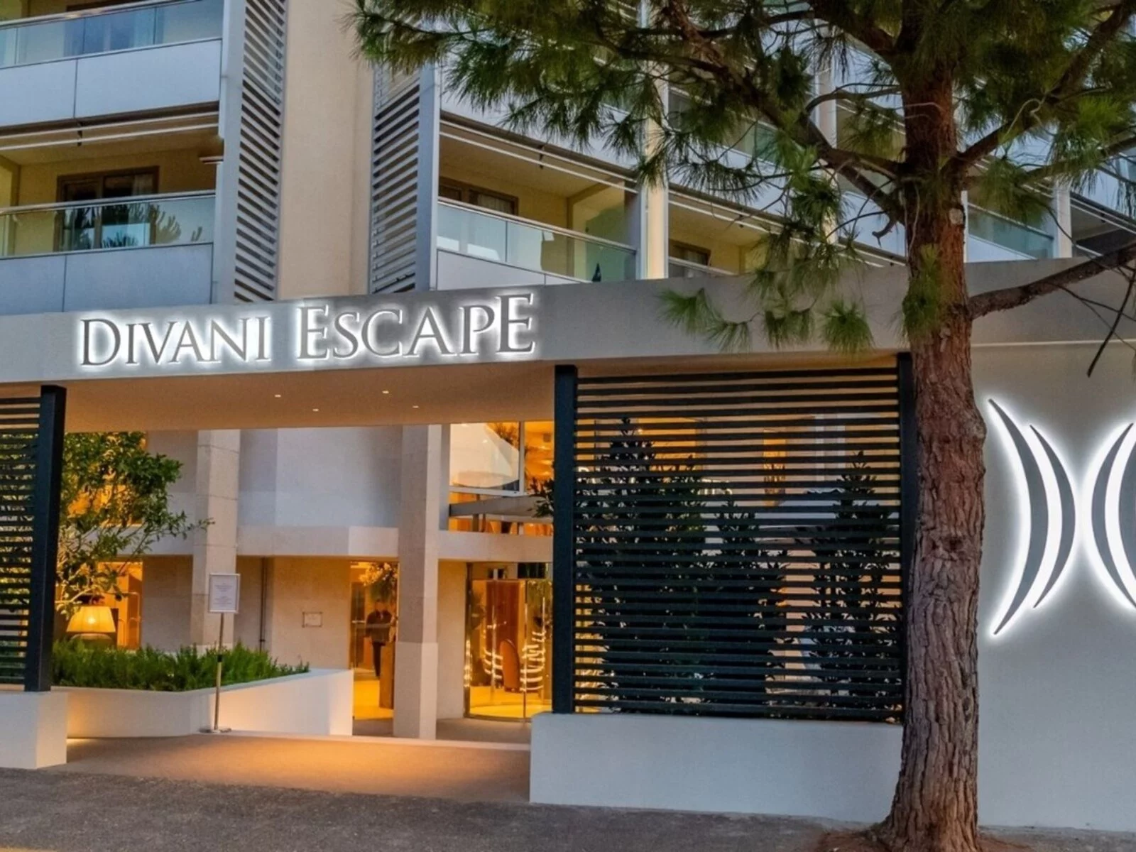 Hotel Divani Escape