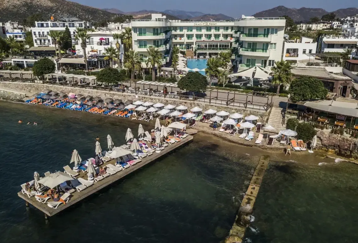 Plaża przy hotelu Dragut Point South Hotel