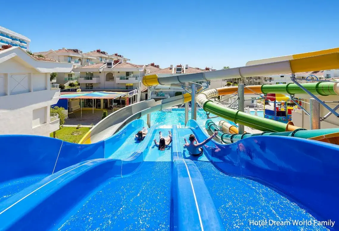 Basen w hotelu Dream World Hill