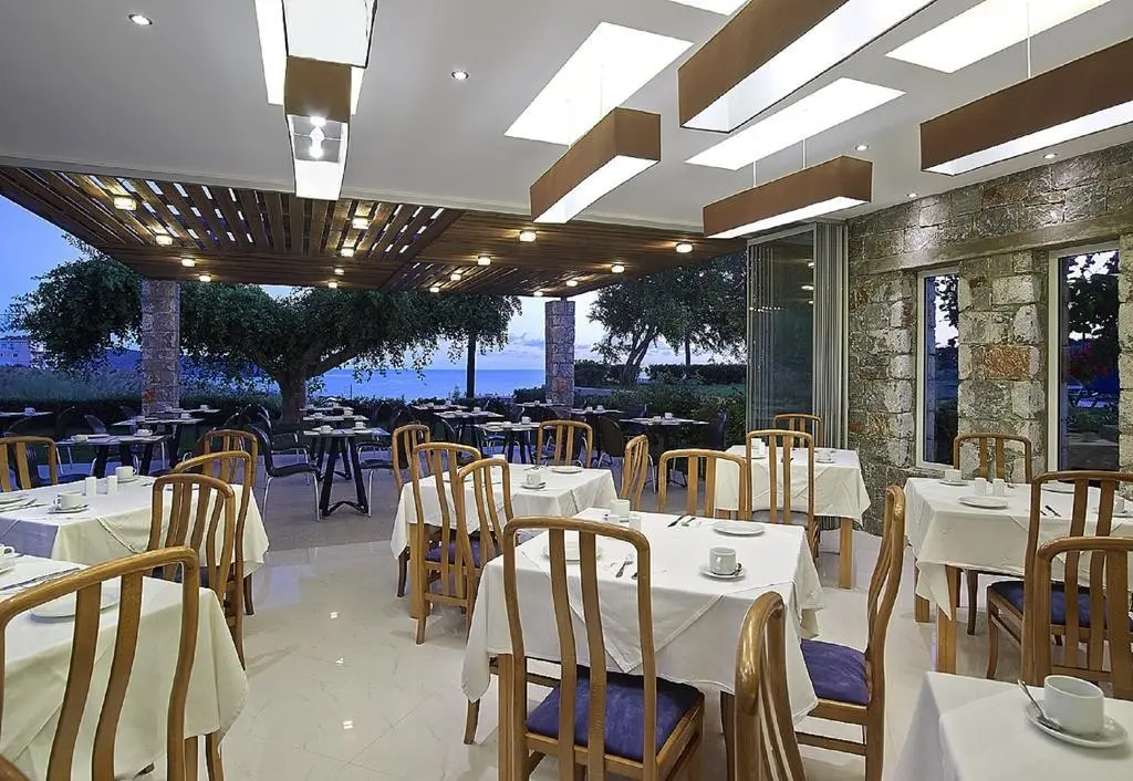 Restauracja i jedzenie w hotelu Eleftheria