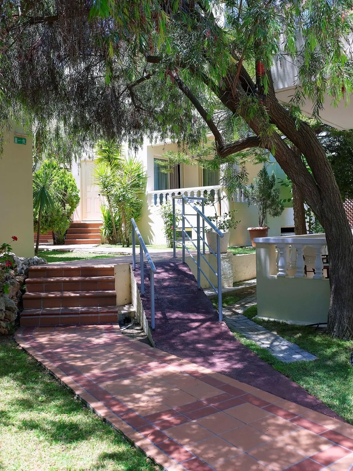 Elotis Suites Ag. Marina — ELOTIS SUITES