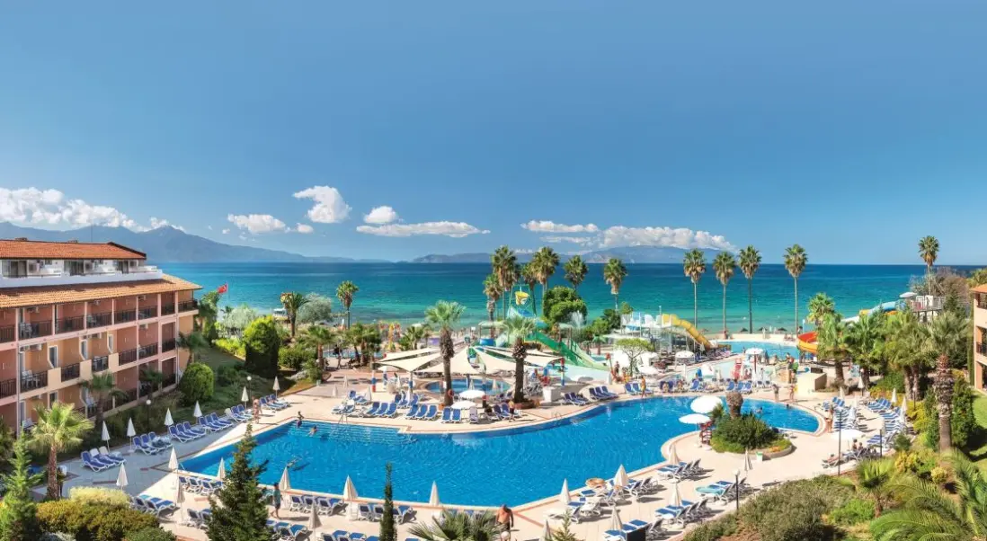 Basen w hotelu Ephesia Holiday Beach Club